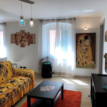 House Claudia By Holiday World Apartment Genoa Luaran gambar